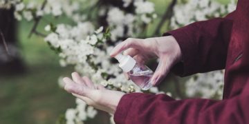 The Power of Scent: Choosing a Perfume That Reflects You - Cover Image