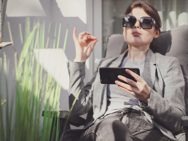 The Future of Online Shopping: Augmented Reality and Virtual Try-On